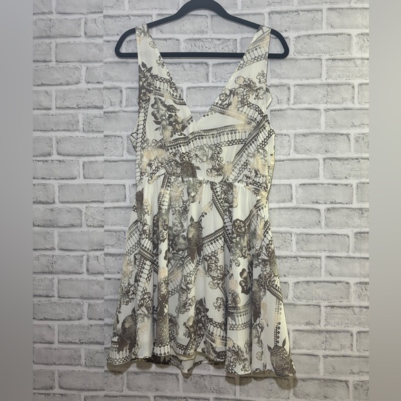 Leith Size Medium Summer floral tie back sleeveless ruffle dress V Neck/v Back - Picture 1 of 9